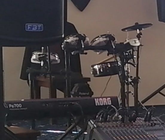 Vând set de tobe electronice ROLAND