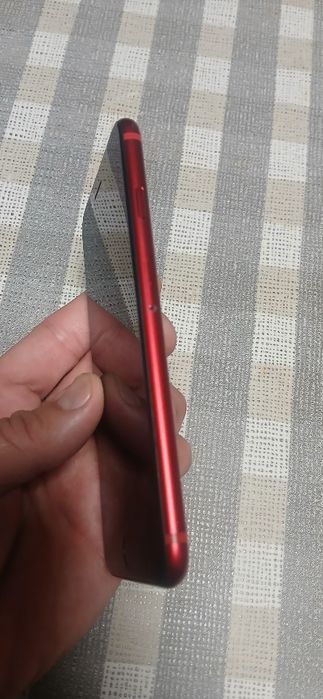 IPhone 8 128GB телефона е като нов без забележки с чисто нова батерия