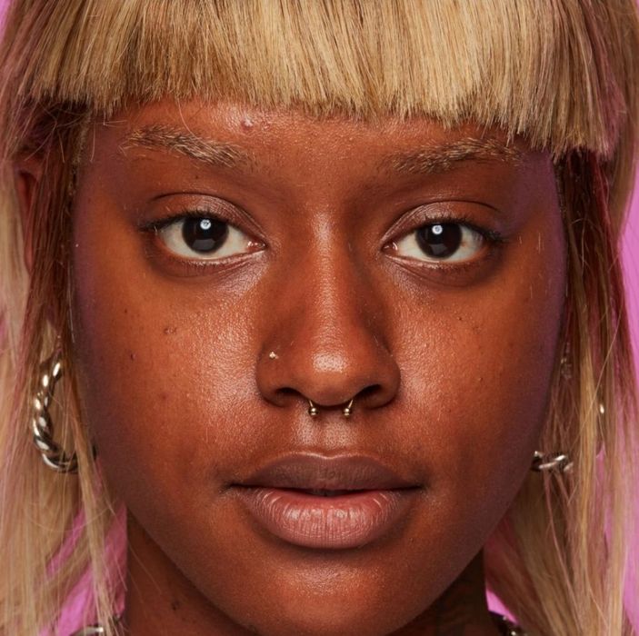 30% reducere Fondul de ten NYX Professional Makeup Bare With