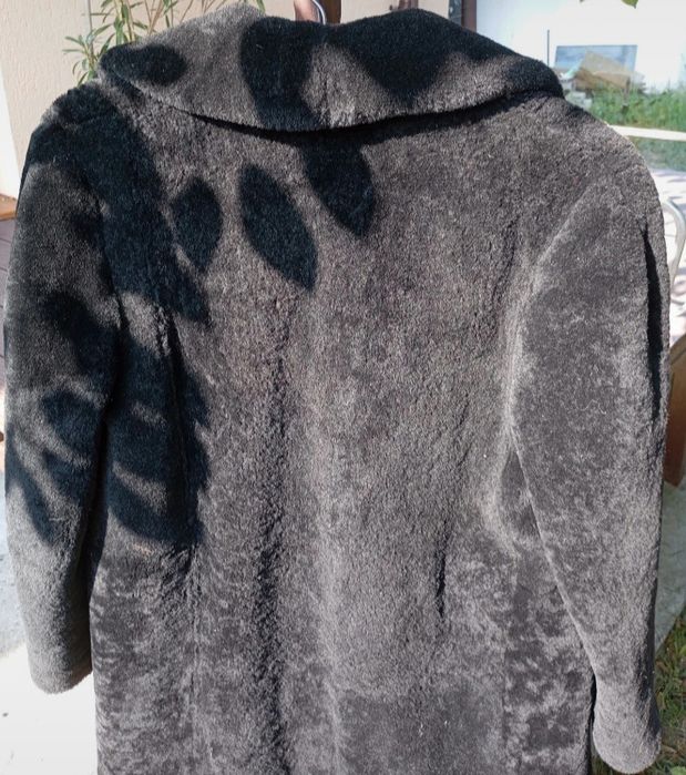 Blană naturală neagră