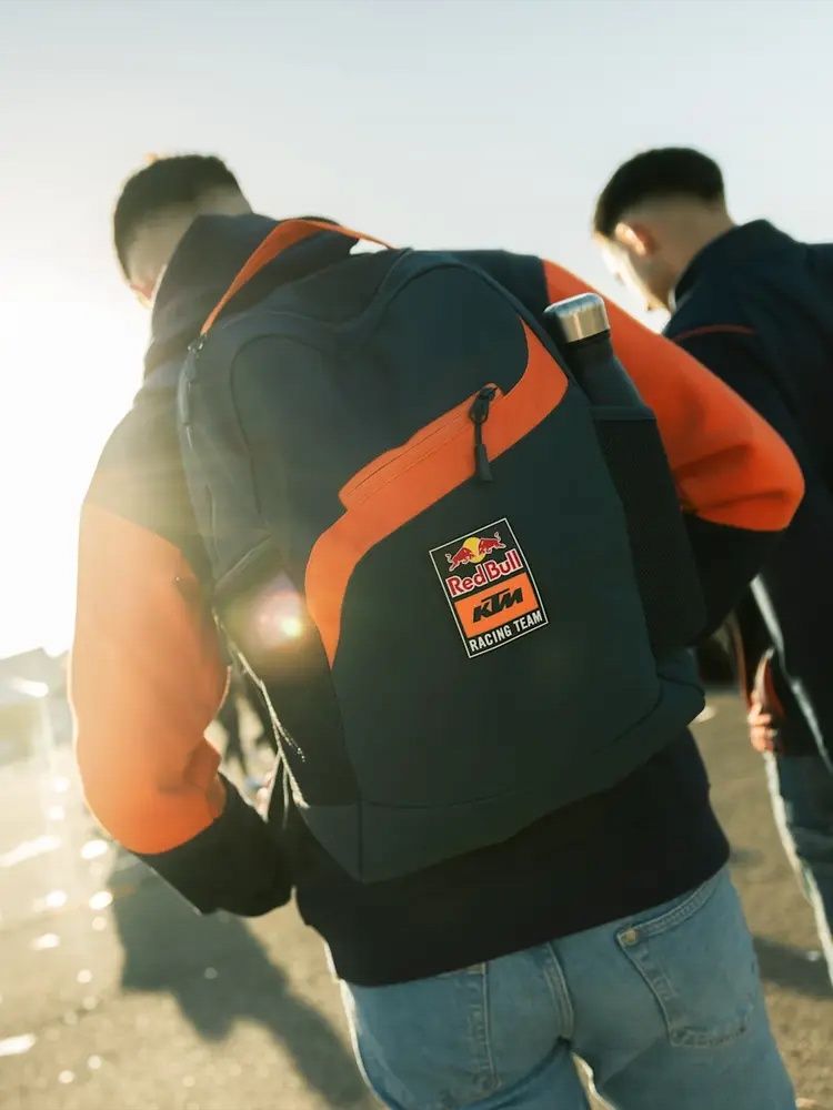 Раница Red Bull KTM 46 x 30 x 15 cm, 70лв.