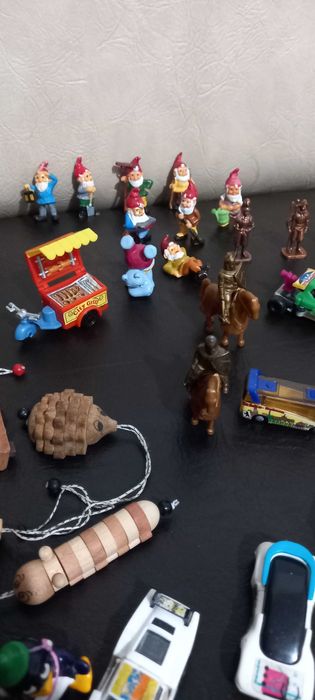 Kinder Ferrero, figurine perioada 90'