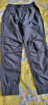 Pantalon subțire fâș de băiat, culoare gri, mărime 140, pret 30ron