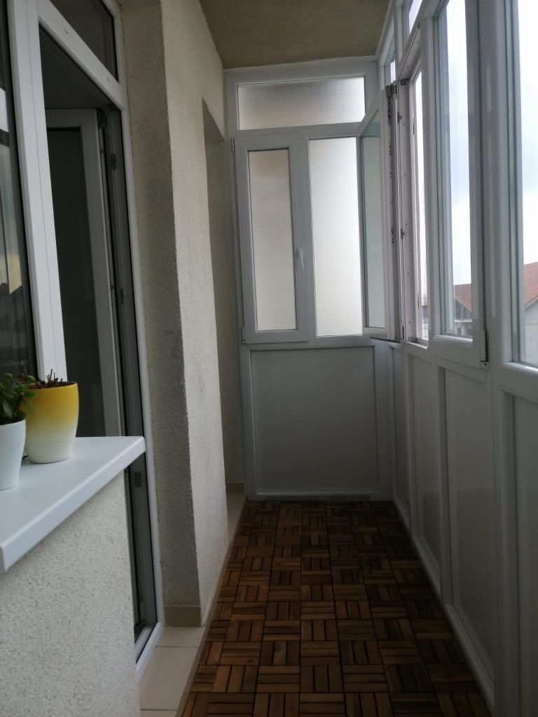 Închiriez garsoniera