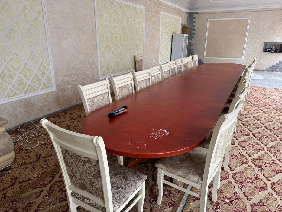 Продам стол 6 метров и стулья