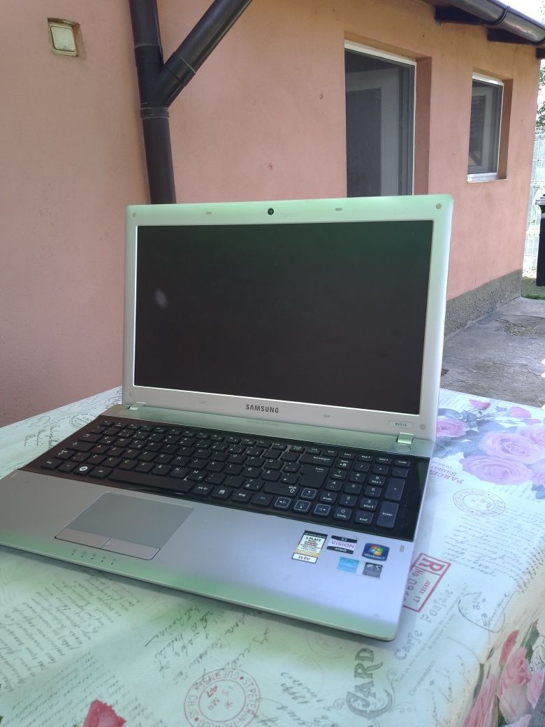 Laptop Samsung rv515