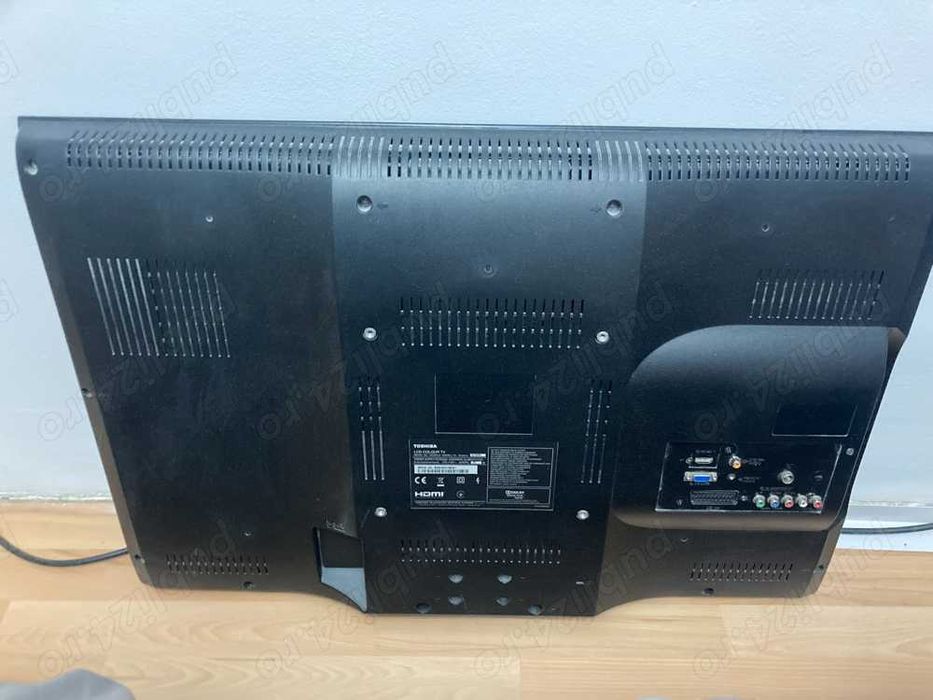 vand TV Toshiba LCD - stare buna - diagonala 85 cm
