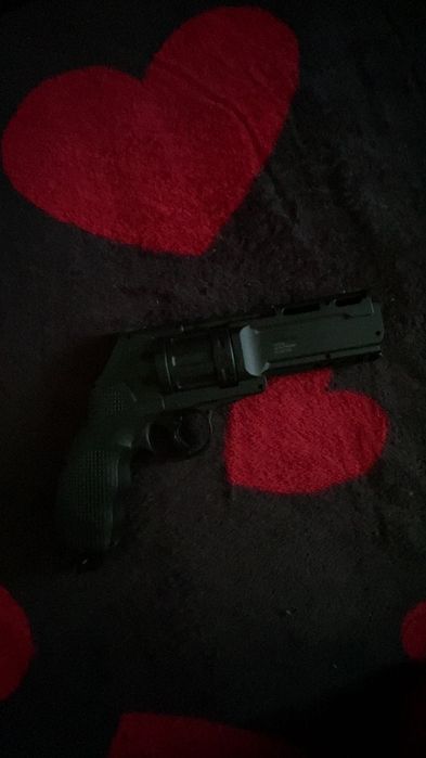 Pistol hdr50 foarte puternic