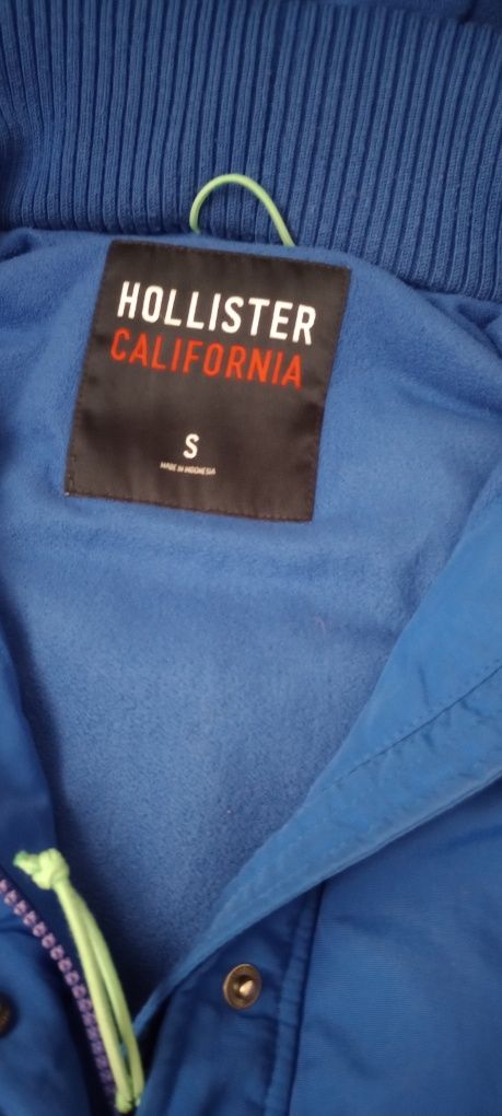 Geacă albastră  Hollister California Made in Indonesia