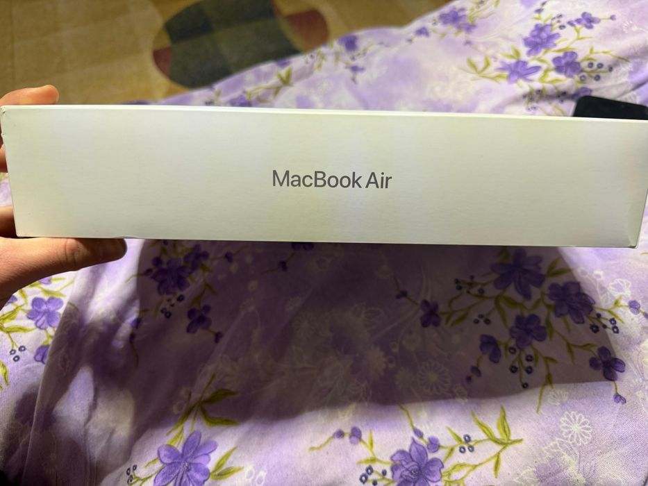Mcbook air 13 m4 nou ,sigilat