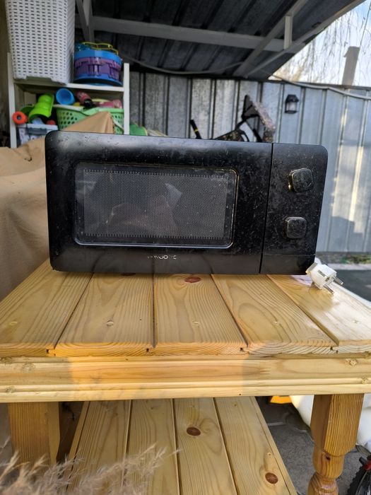 Продам микроволновку Daewoo