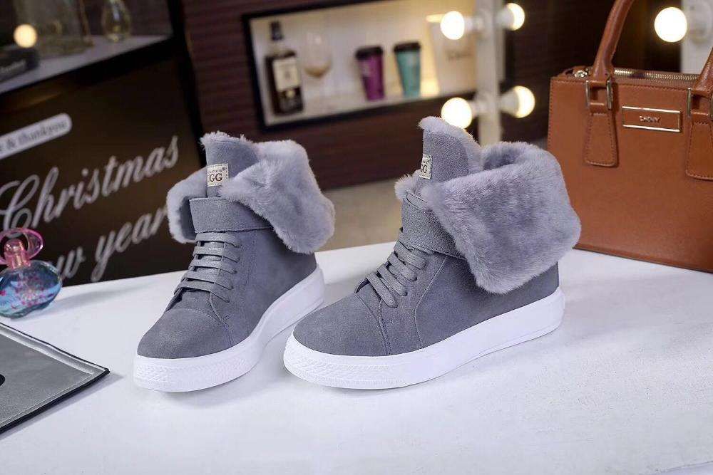 UGG  aXXa  Australia snekers ! super model 2025