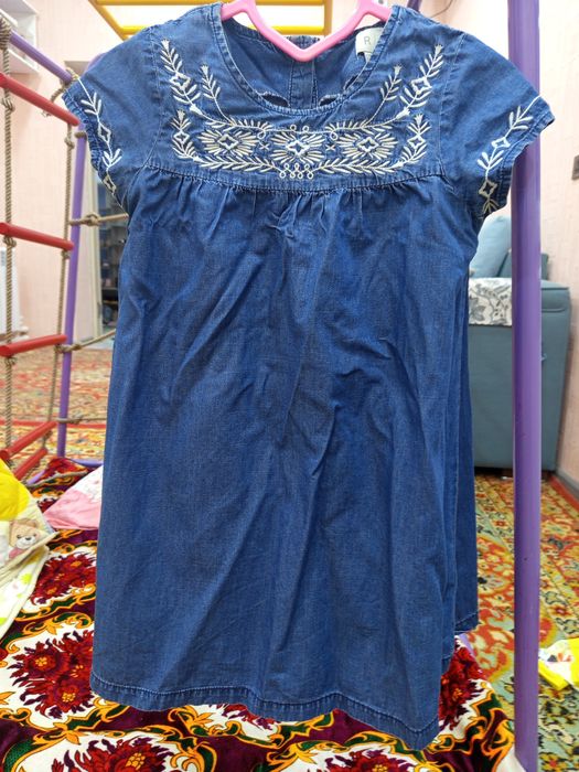 Продается детские нарядные платье для девочек на праздник