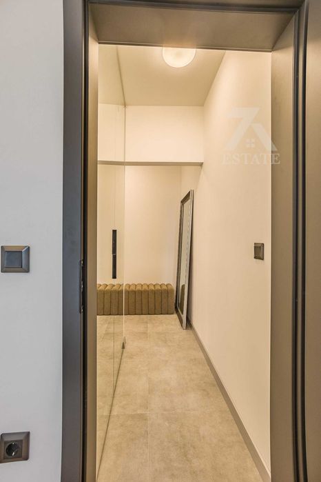 Продава се луксозен, 2- стаен апартамент в ж. кв. Младост 1