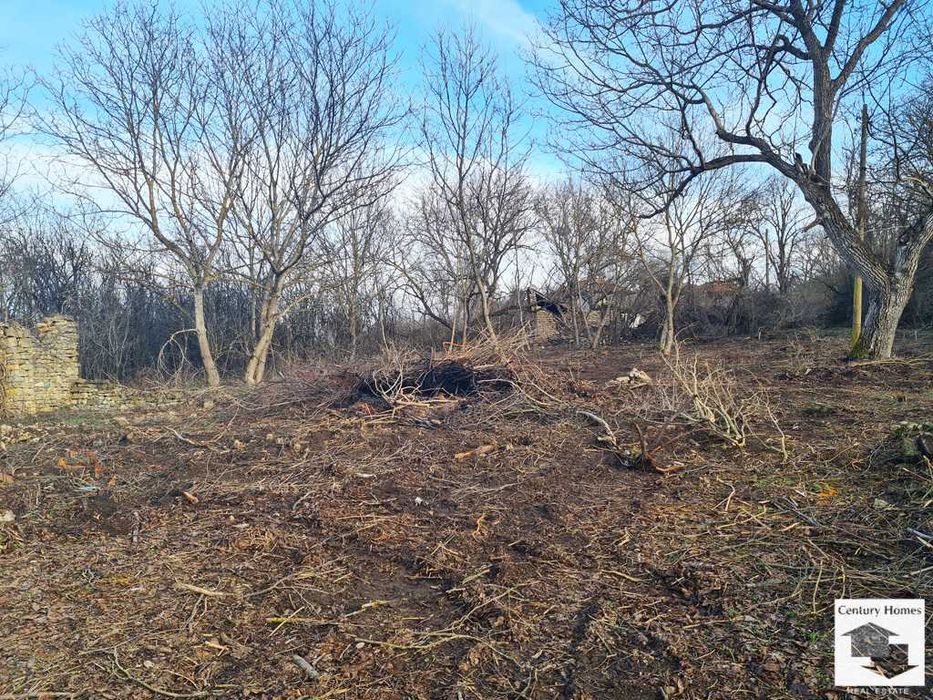 175093 Две съседни къщи в с. Младен, 40 км. от Велико Търново