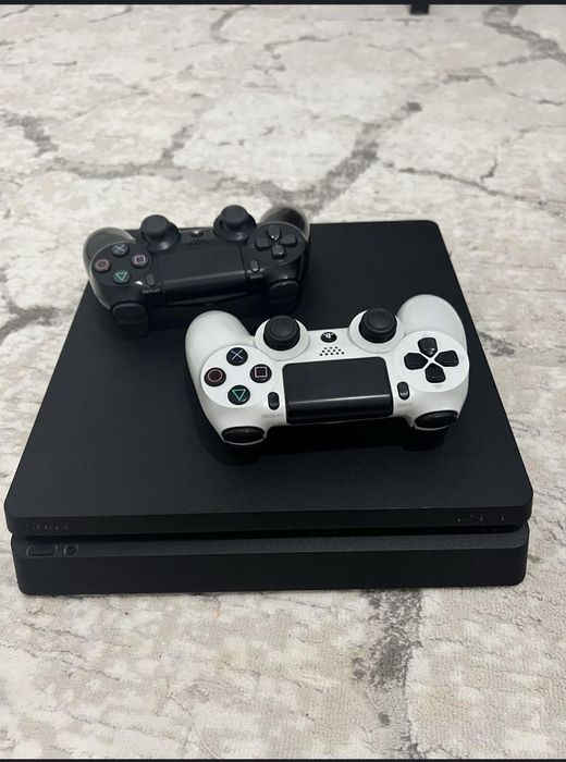 Playstation 4 slim
