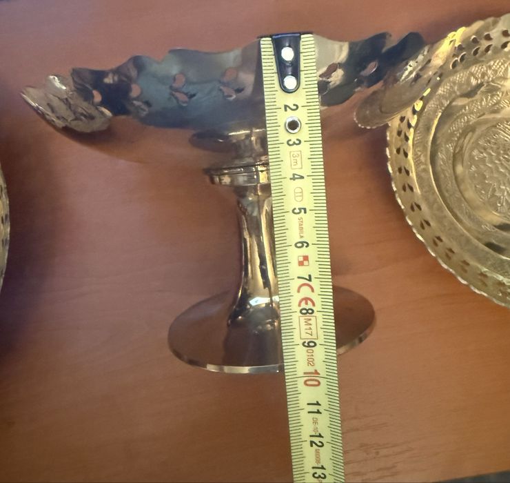 Бронзови чинии и фруктиера , свещници , купичка и пепелник