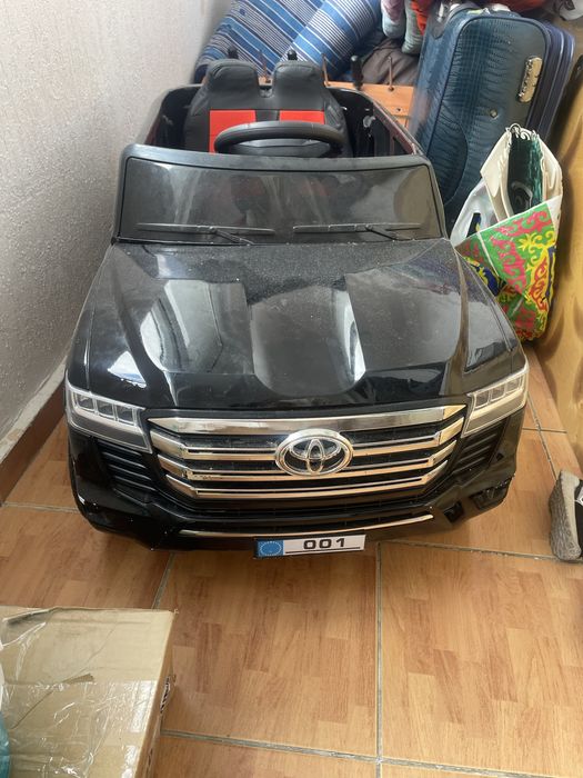 Продам детскую машинку