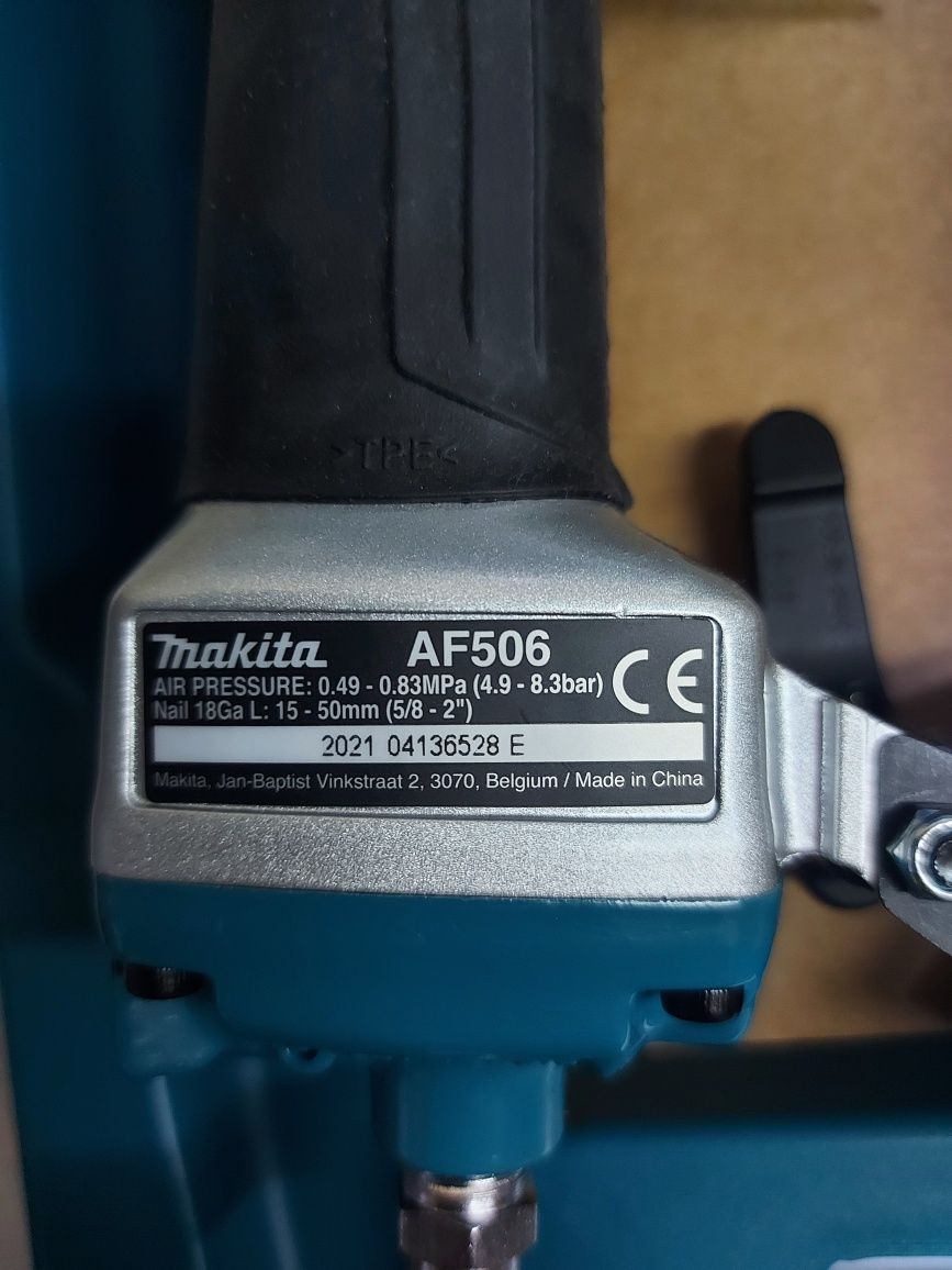 Нов пневматичен такер за пирони Makita AF506