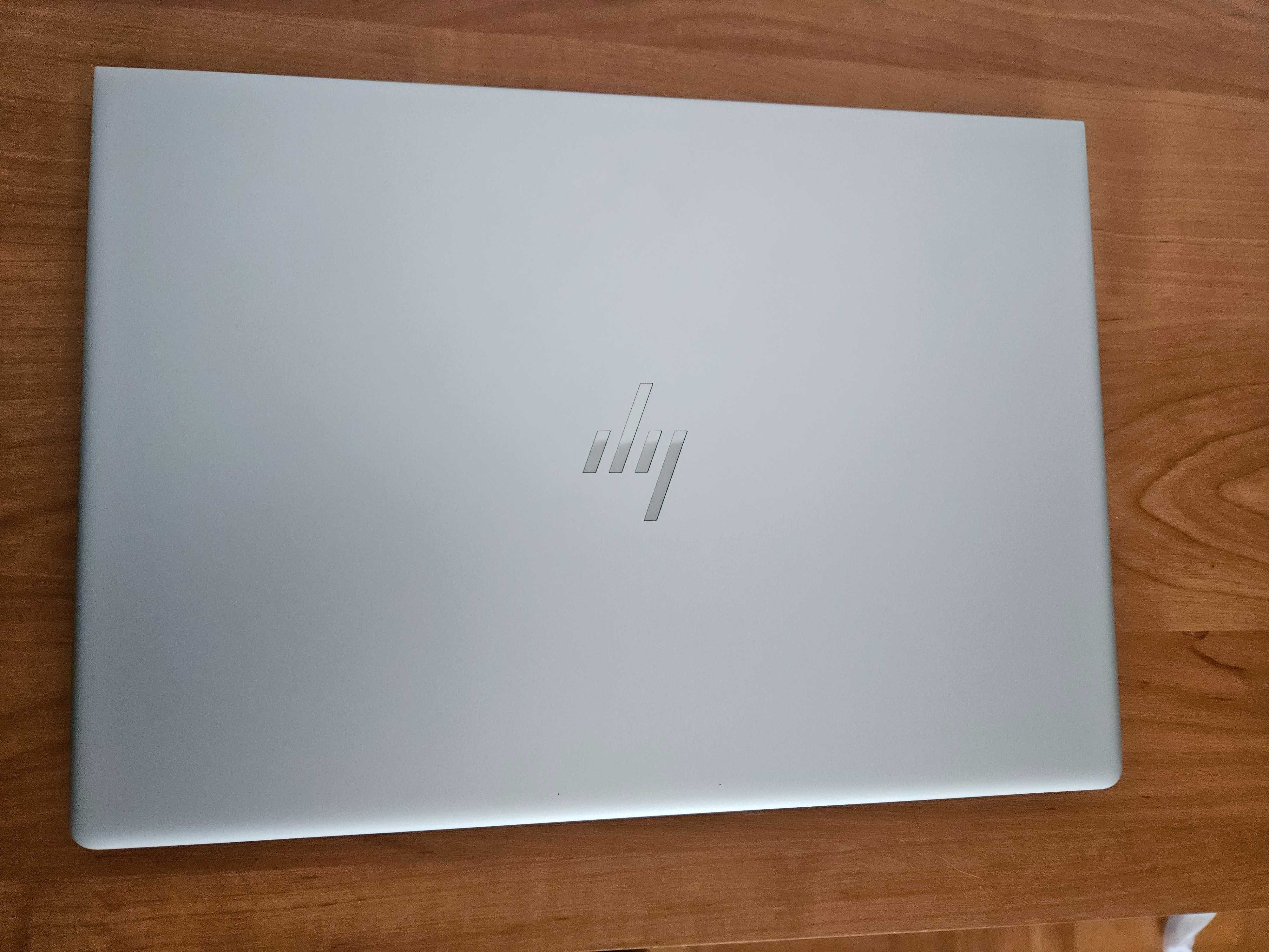 HP 840 G6 / i7-8665u, 32GB RAM, 512GB NVME SSD + док + батерия