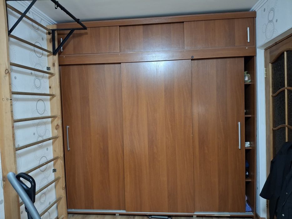 продам шифоньер с антресолью