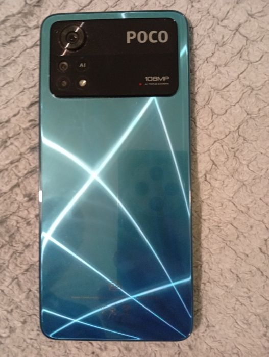 Смартфон Poco 4X 5G и подарък телефон