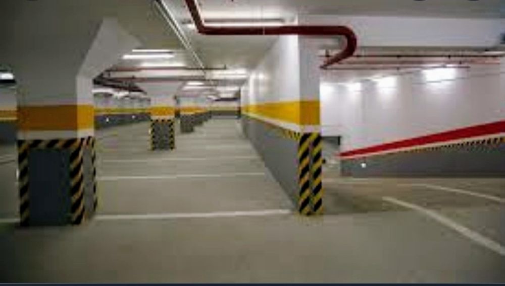 Dau on chirie loc de parcare Calea Manastur Lukoil