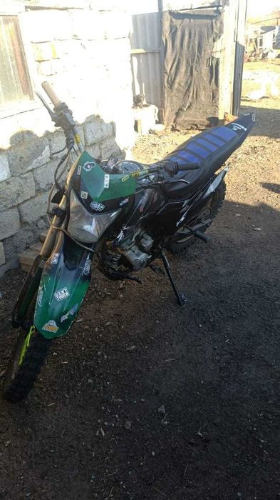 Продам мотоцикл 250 кубов