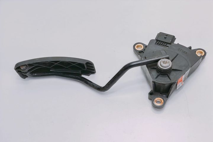 Pedala acceleratie 8200436878 Renault Kangoo a 2-a generatie (facelif