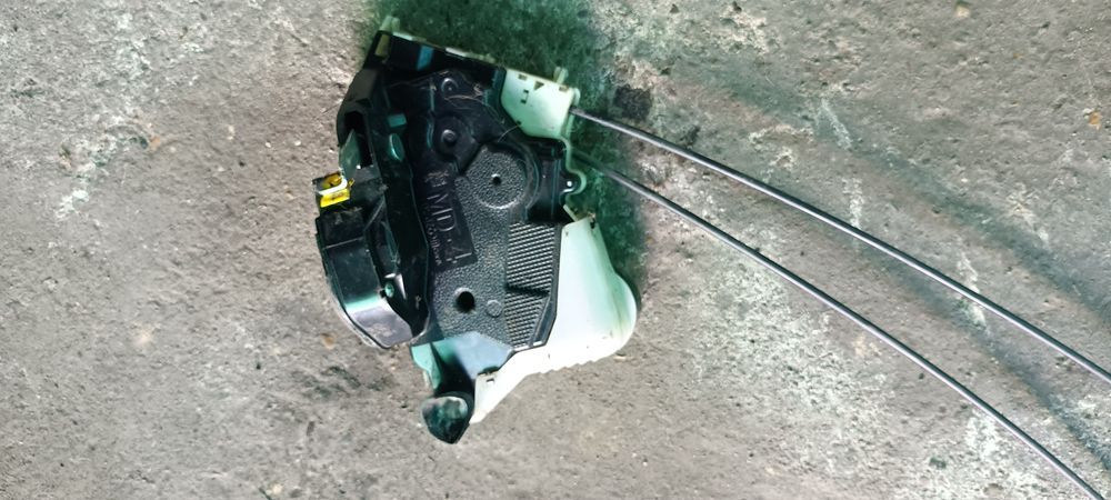 Broasca încuietoare ușa Toyota Yaris 2
