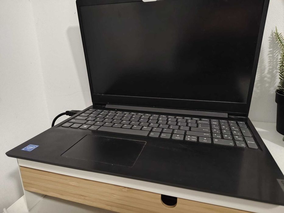 Vand laptop Lenovo IdeaPad, model S145-15IWL, Intel Celeron
