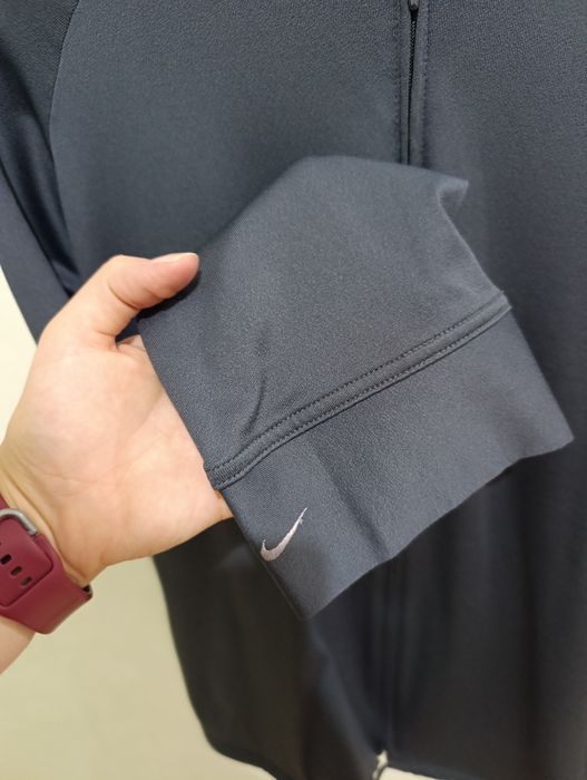 Дамско горнище на Nike