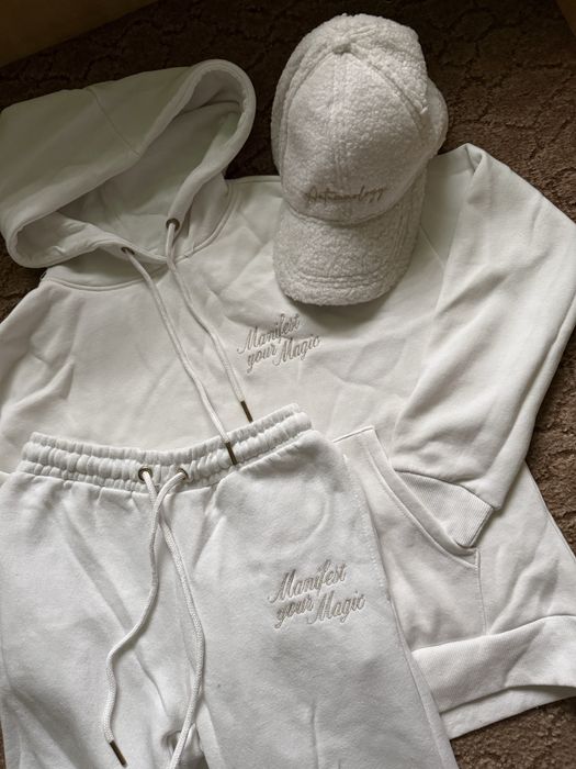 Комплект + шапка и подарък раница