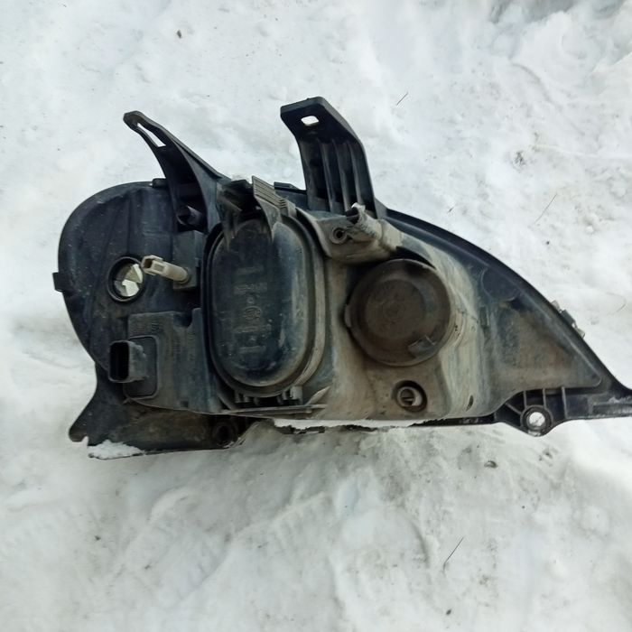 Продам фару на  Мерседес ML.