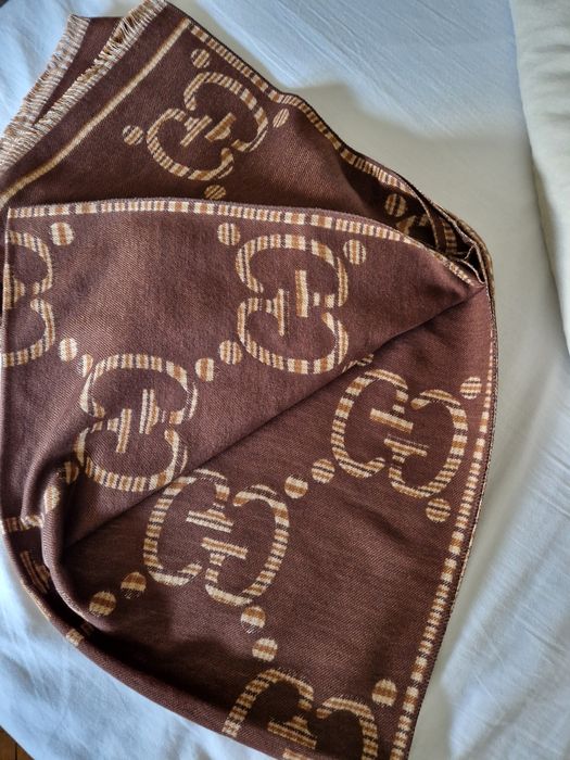Eșarfă-fular Gucci model 2026, 2 modele