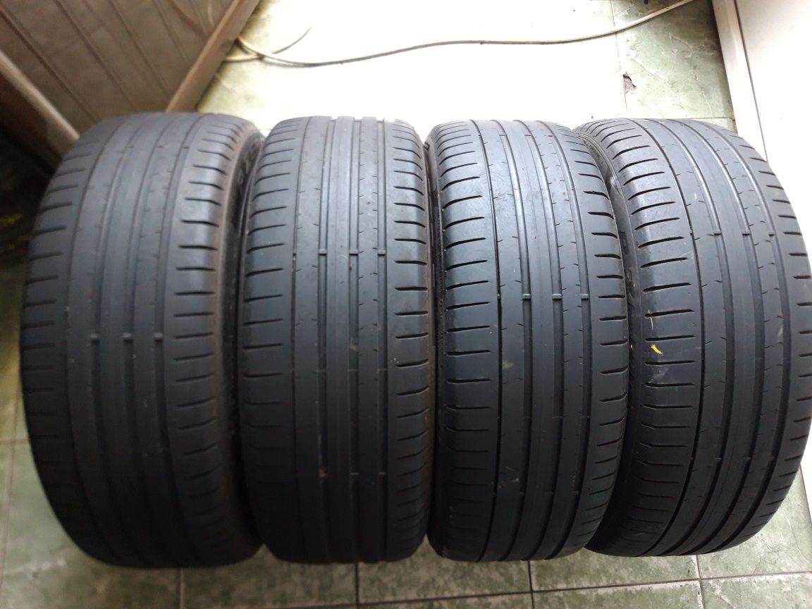 4 anvelope 225/45/19 Pirelli