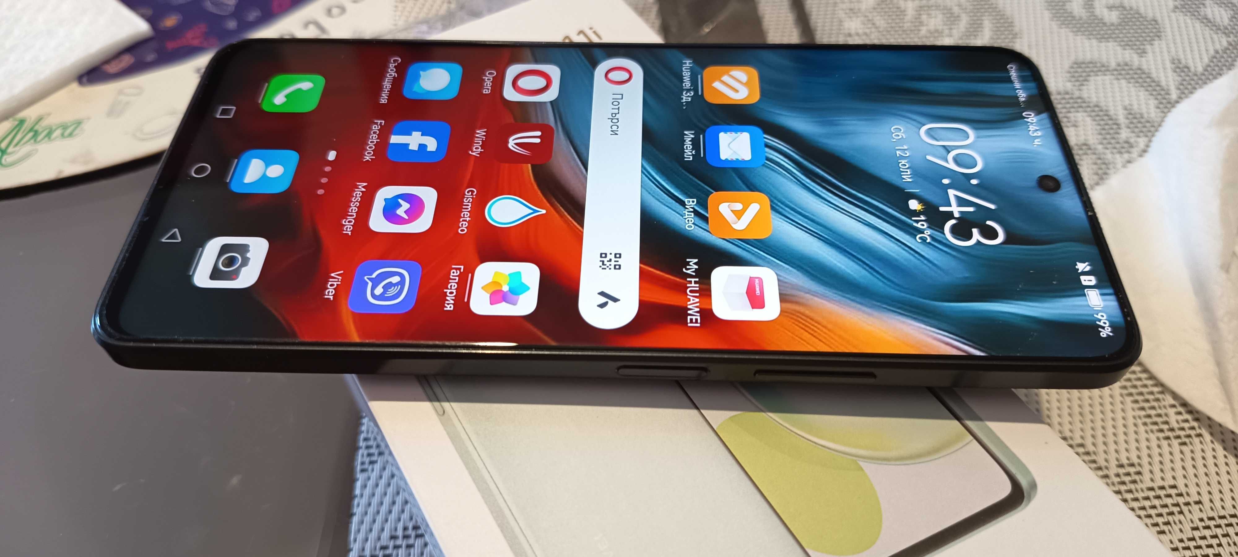 Продавам Huawei nova 11i