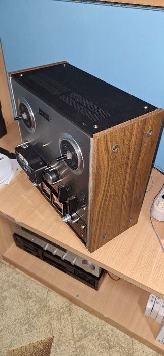 Magnetofon Akai 210d plus amplificator akai
