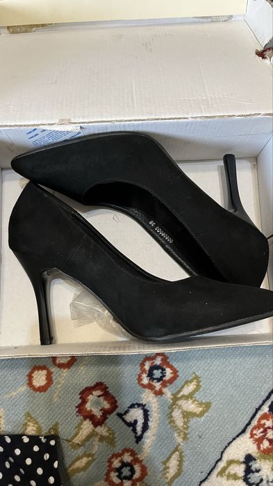 Замшевые лодочки на шпильках