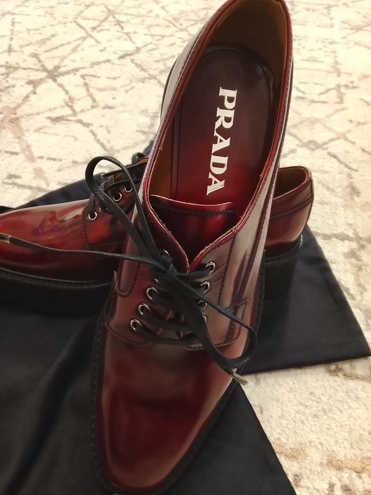 Продам оригинальные ботинки "Prada"