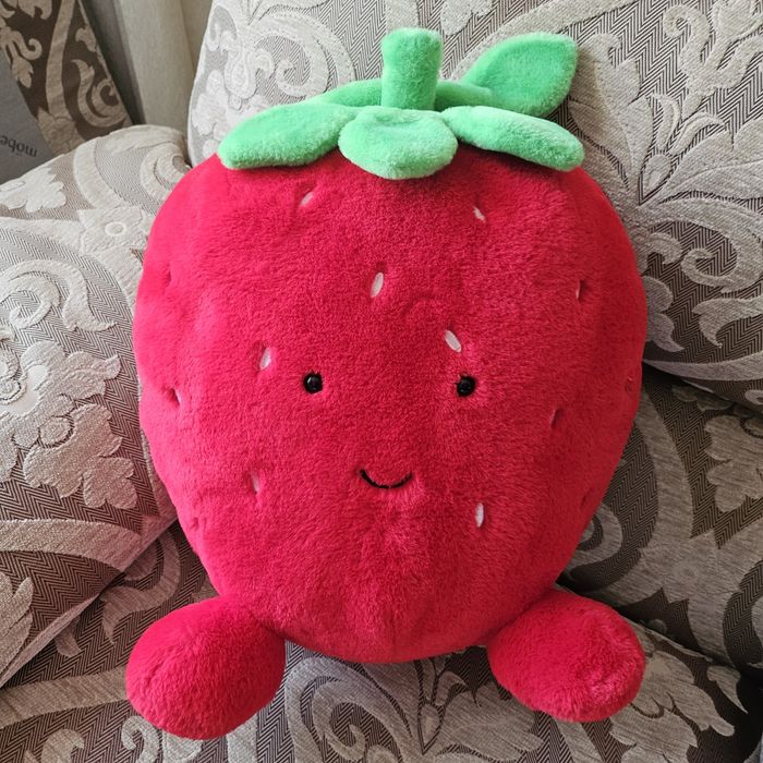мягкая игрушка "клубника"