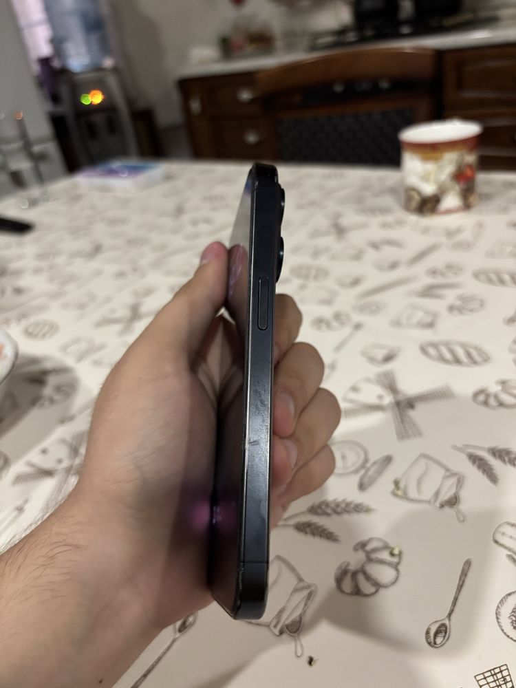 Продаю или обмен на TANK 150 скутер срочно Iphone 15 Pro