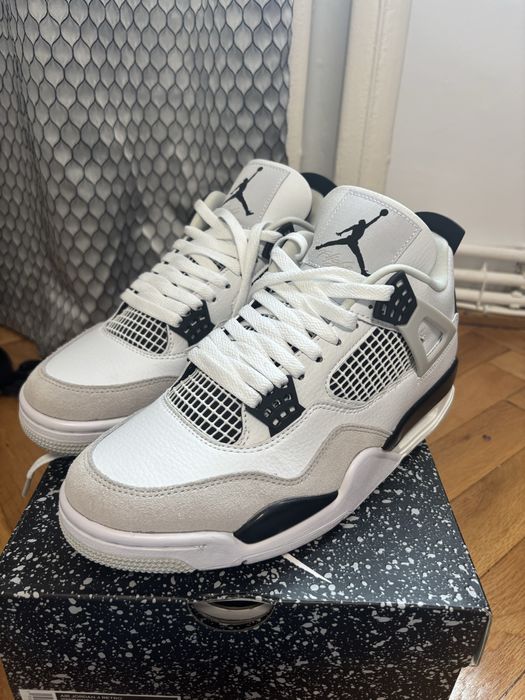 Air Jordan 4 Retro Military Black