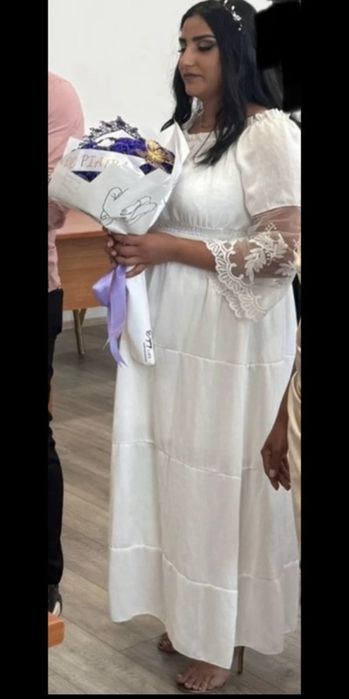 Rochie cununie purtata doar cateva ore. Este dintr-un material usor