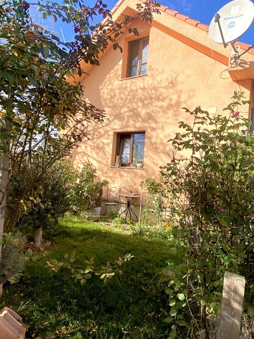 Vând casa 4 dormitoare , panouri fotovoltaice noi