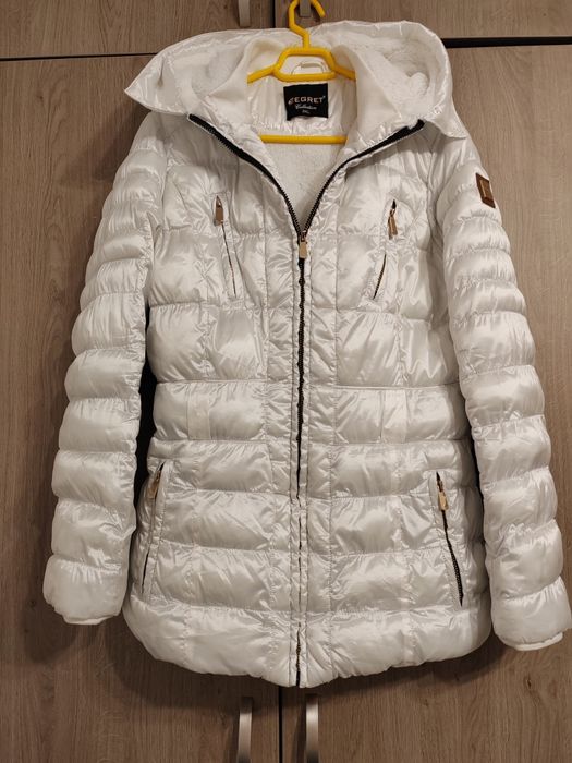 Geaca alba îmblănită