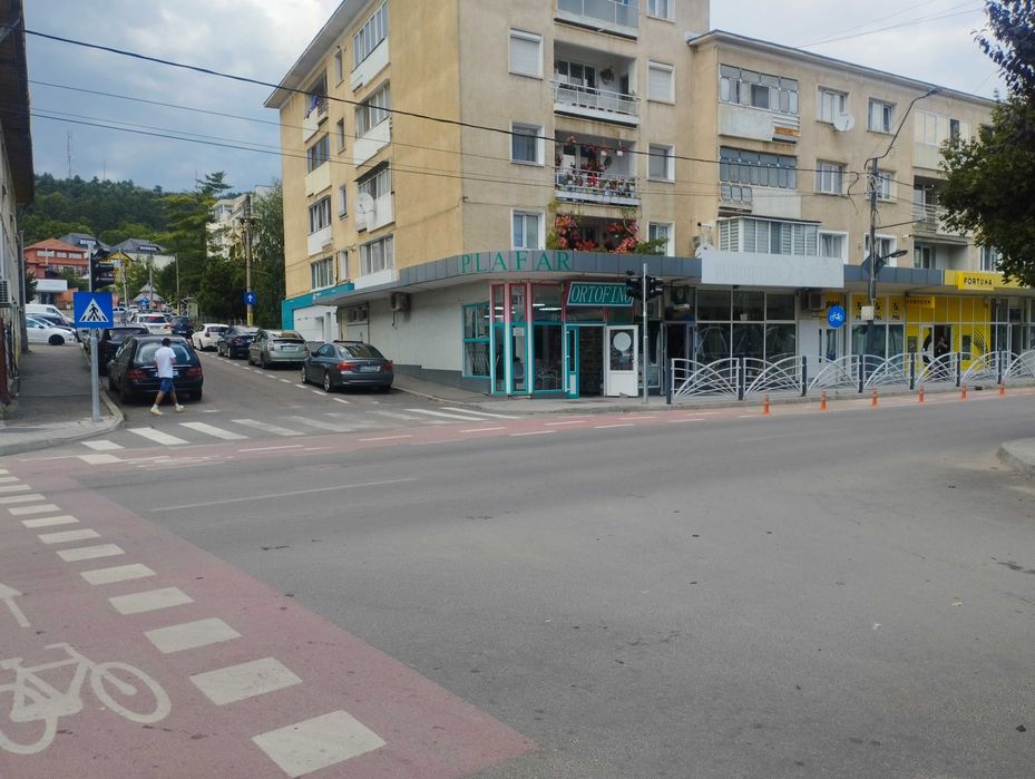 Inchiriez spatiu comercial in Moinesti