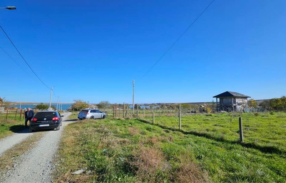 Vând 1000mp teren intravilan