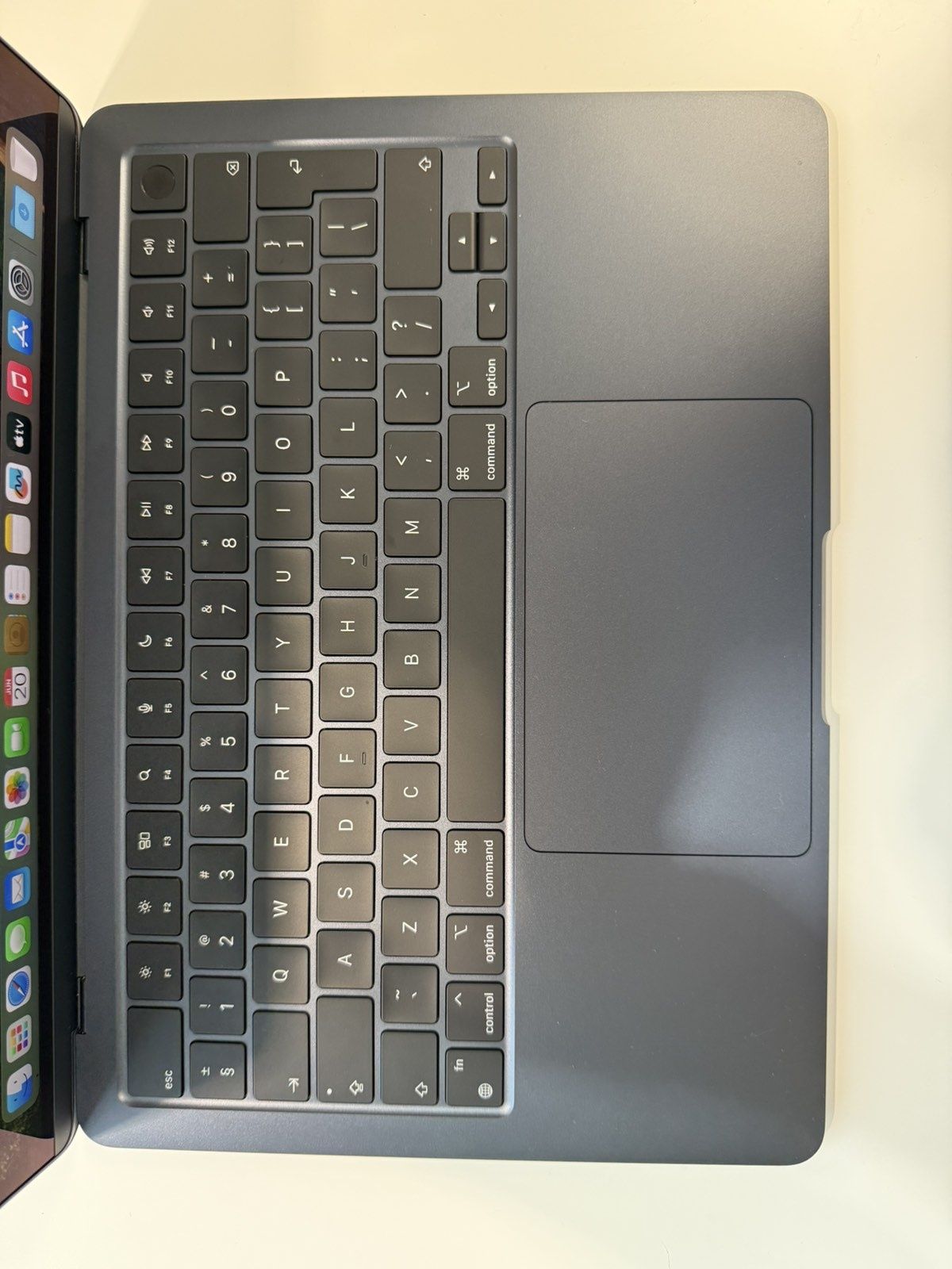 Като НОВ Apple MacBook Air 13" M3 Гаранция 16GB RAM 256GB SSD Midnight
