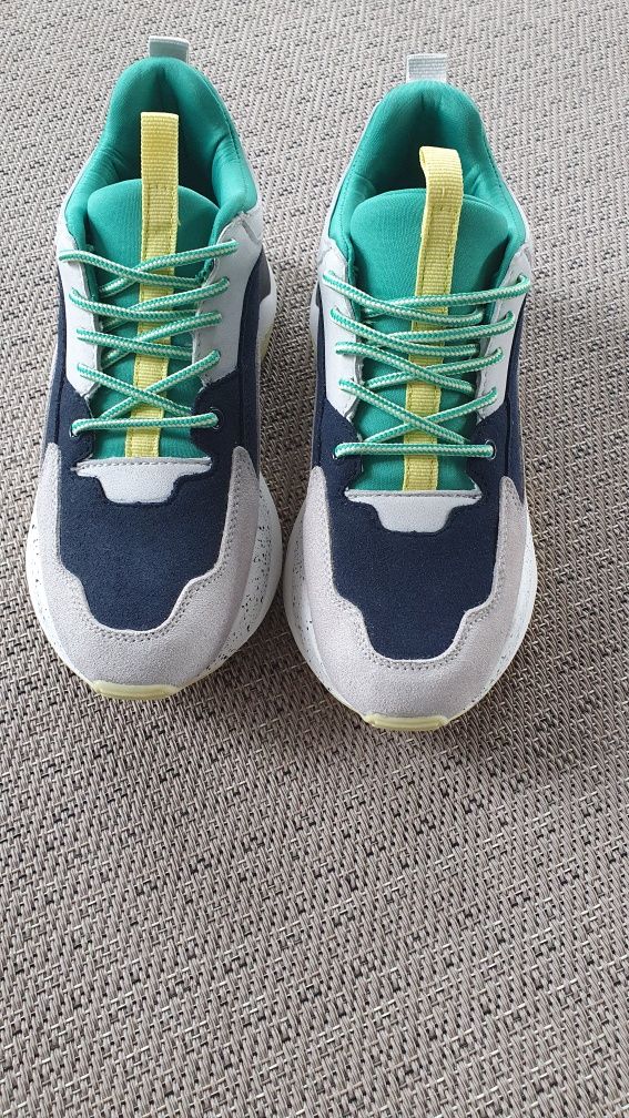 Adidași VERO Moda